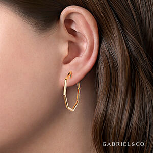 Festive Gold Hoop Earring Designs for the Holiday Season