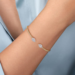 Bujukan Bracelets Holiday