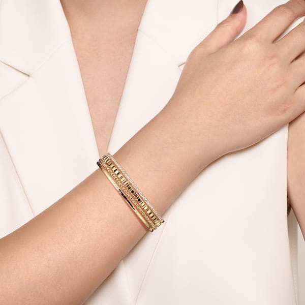 Bujukan Bracelets Holiday