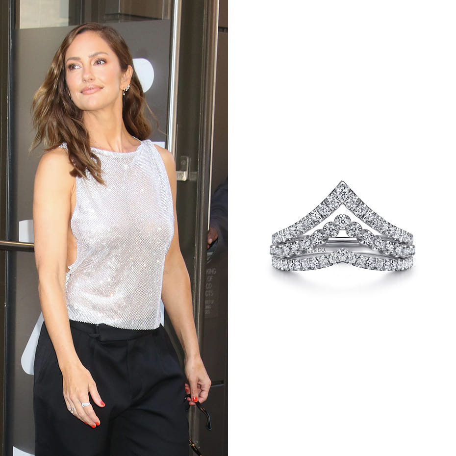 Minka Kelly was doing press in New York City for Season 2 of Ransom Canyon, wearing a Gabriel & Co. diamond chevron ring in white gold.