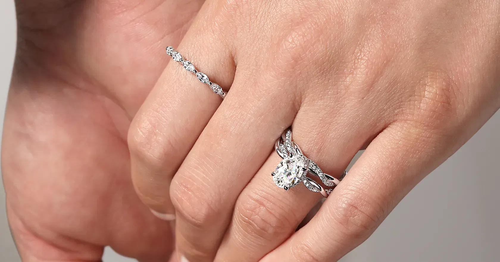 Beautiful Oval Engagement Ring Settings for Every Budget