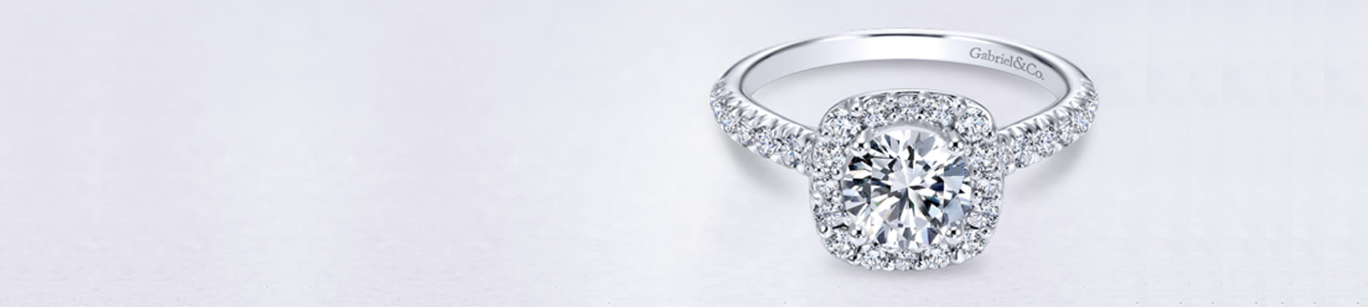 Oval Engagement Rings: Sophistication & Sparkle
