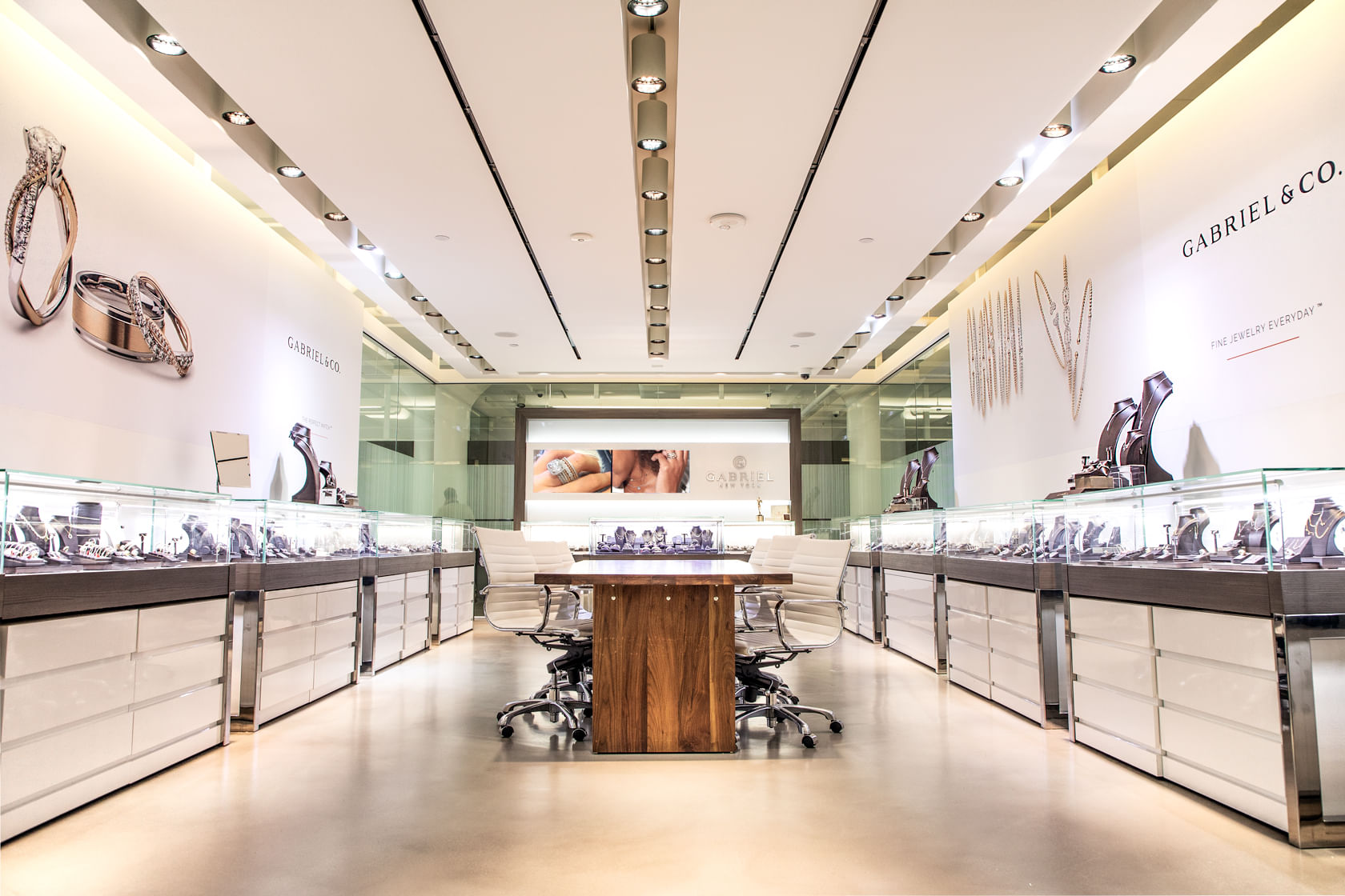 Why You Should Buy Your Engagement Ring at an Actual Store