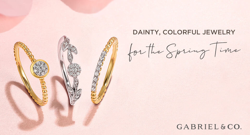 Styling Delicate Jewelry Pieces for a Daytime Spring-Summer Look