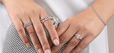 Jewelry - Should One Invest in Classics or Dabble in Trending Styles?
