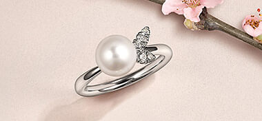 How to Wear and Care for a Pearl Ring?