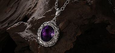 The Sparkling Glamour of An Amethyst Necklace