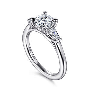 How is an Engagement Ring Different from a Wedding Band?