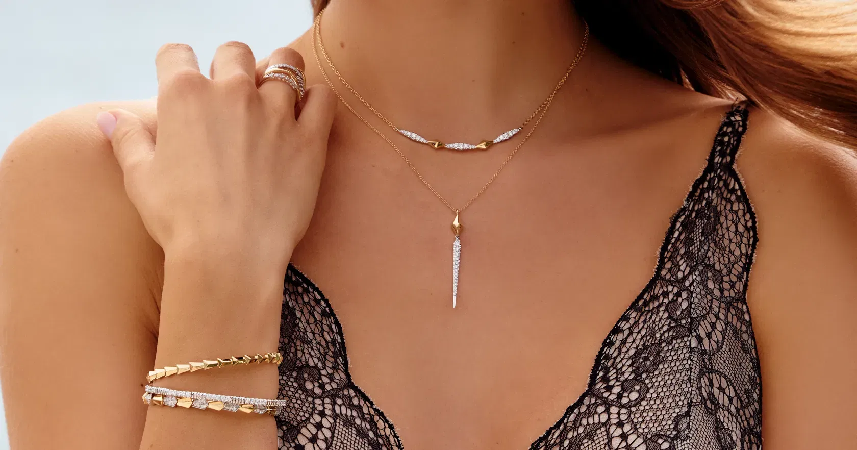 Styling Delicate Jewelry Pieces for a Daytime Spring-Summer Look
