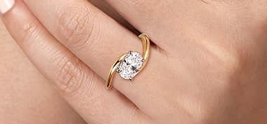 8 Minimal Engagement Ring Designs That Charm the Modern Bride