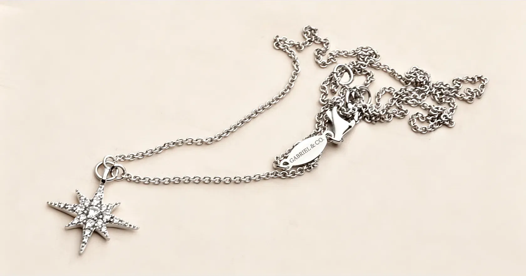 How to Untangle Necklaces Easily