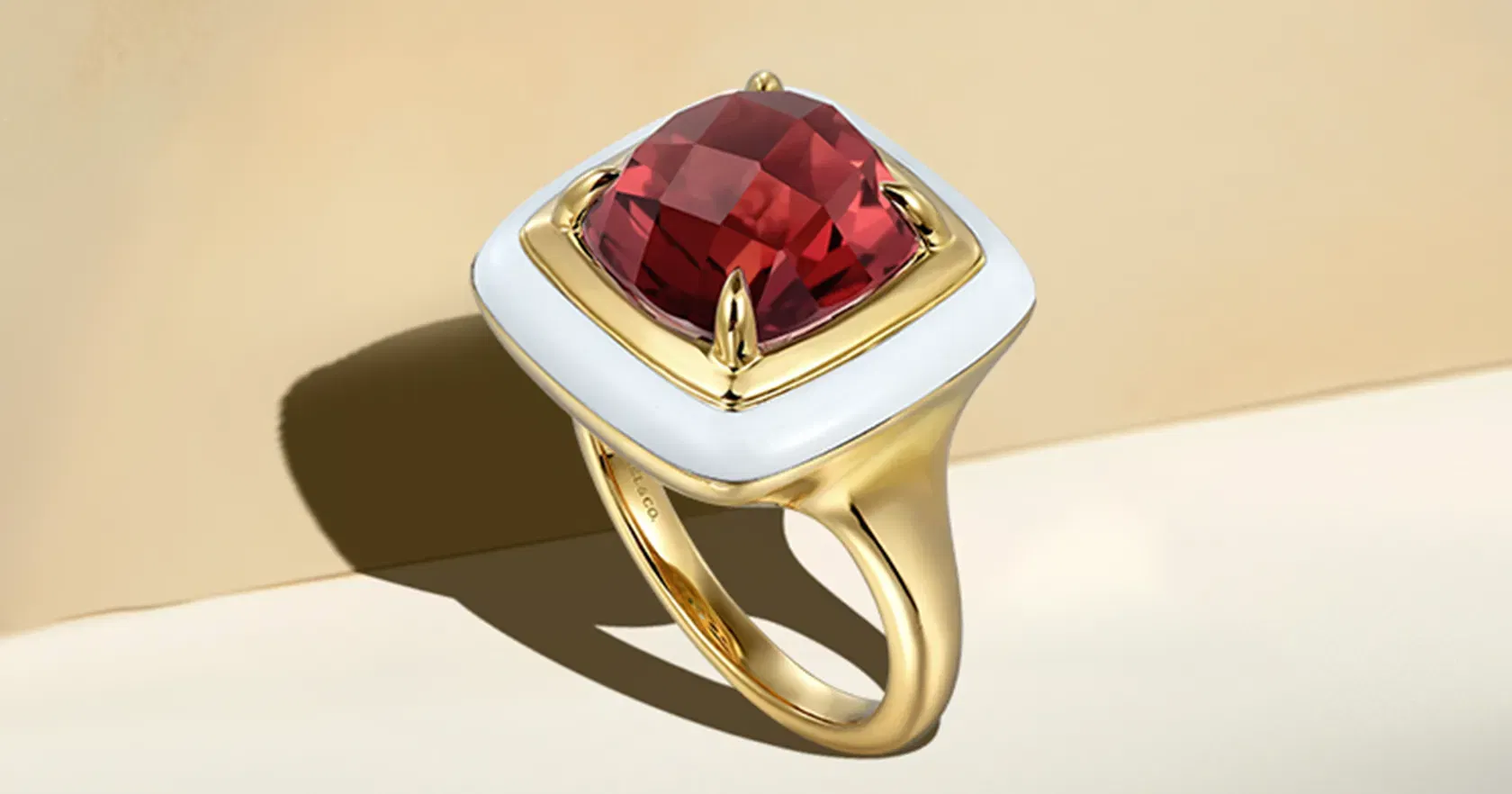 What Is a Cocktail Ring?